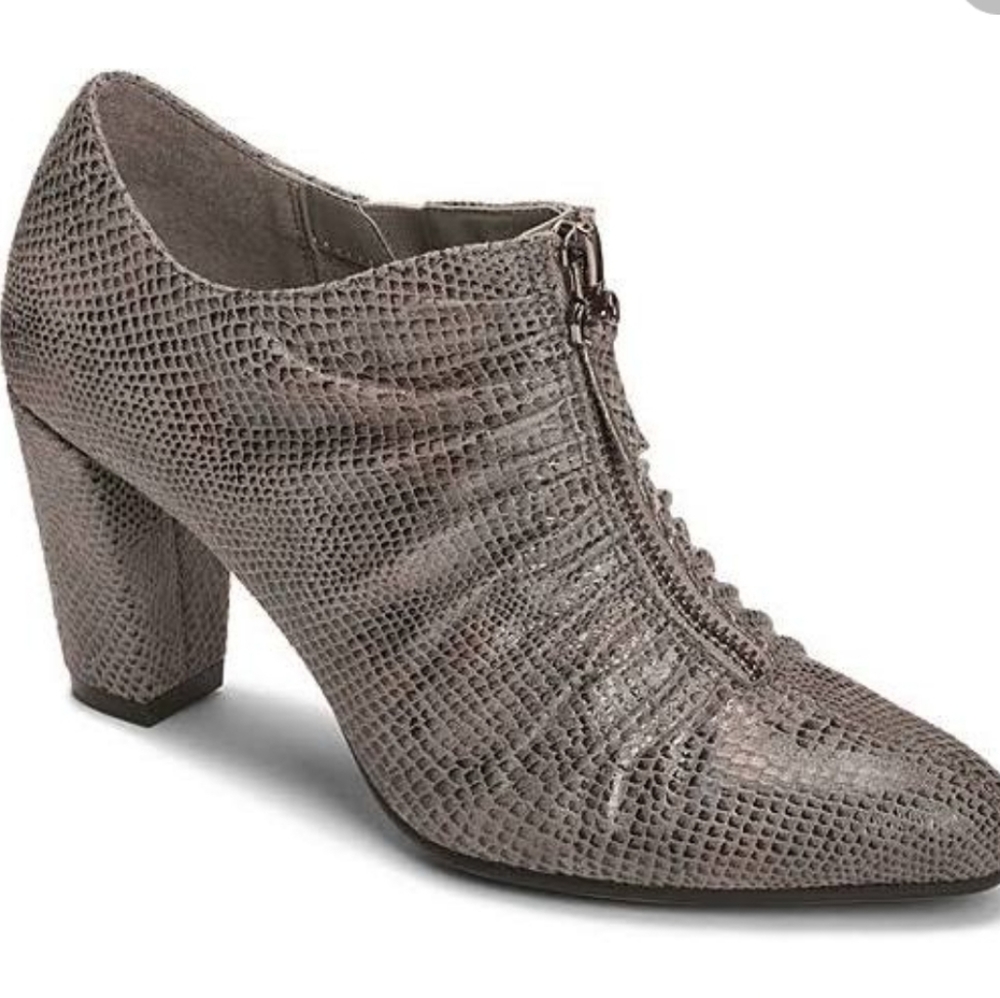 Aerosoles Front Zip Scrunch Ankle Boots Size 11